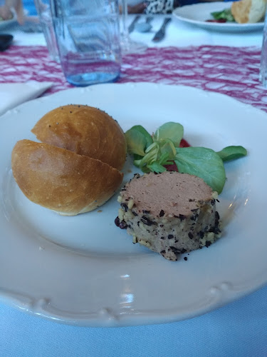 Domino - Gastronómia a pohostinstvo