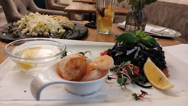 Opinii despre OPERA Prosecco Bar în Banská Štiavnica - Gastronómia a pohostinstvo