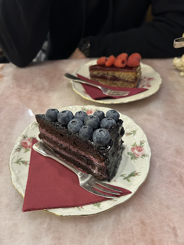 HISTORISCHE CONDITOREI CUKRAREN - Gastronómia a pohostinstvo