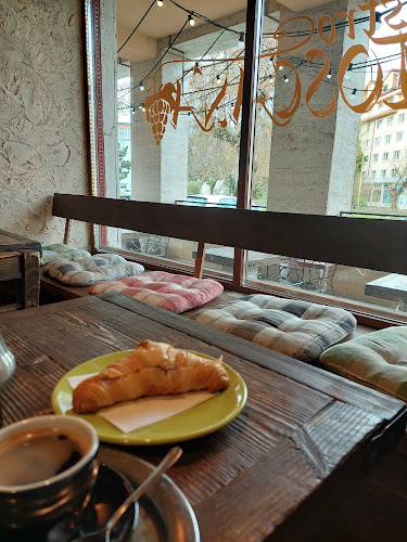 Pavlovičovo námestie 9, 080 01 Prešov