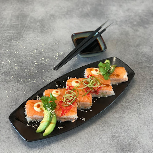 Opinii despre Sushi YA food atelier în Rovinka - Gastronómia a pohostinstvo