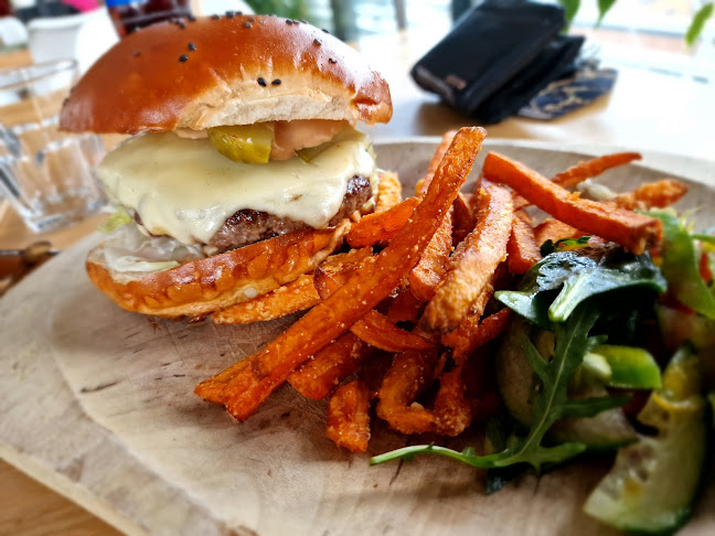 Tree club - Gastronómia a pohostinstvo