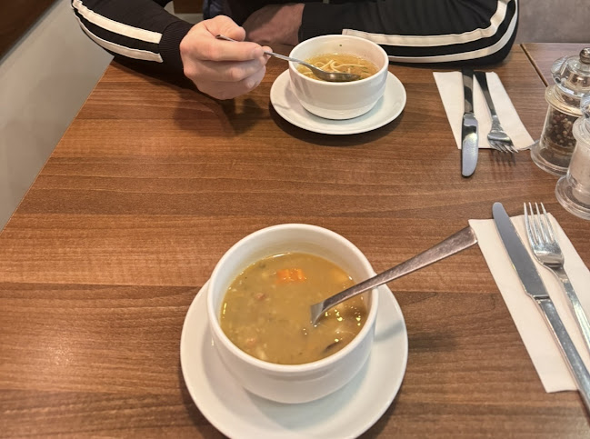 Opinii despre La Famille Caffe and restaurant în Žilina - Gastronómia a pohostinstvo