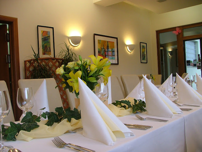 Vozár Restaurant- Classic European Cuísine - Ružinov