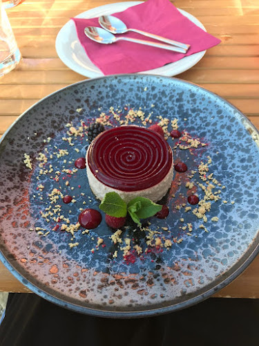 Opinii despre Meet Meat Restaurant & Bar în Petržalka - Gastronómia a pohostinstvo