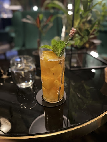 Opinii despre Mirror Bar în Bratislava - Gastronómia a pohostinstvo