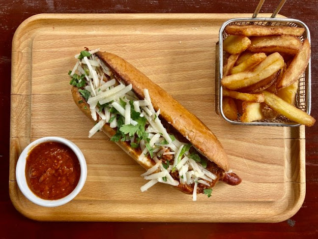 Daniels Pub & Restaurant