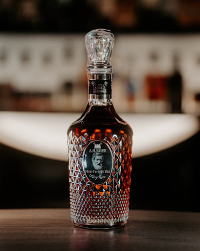 LUXURY COCKTAIL BAR - Gastronómia a pohostinstvo