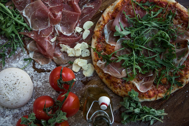 Comentarii opinii despre Foodcourt Retro