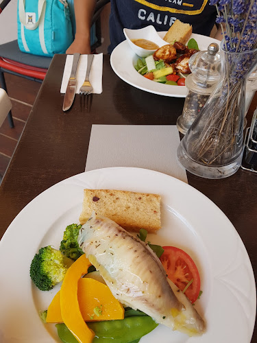 Opinii despre La Famille Caffe and restaurant în Žilina - Gastronómia a pohostinstvo