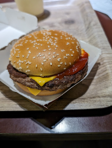 McDonald's - Gastronómia a pohostinstvo
