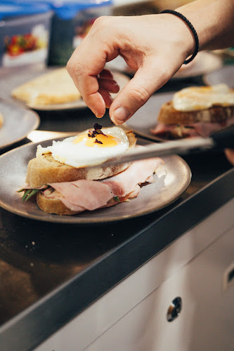 Moment - Gastronómia a pohostinstvo