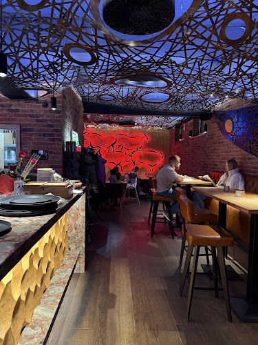 Opinii despre Meet Meat Restaurant & Bar în Petržalka - Gastronómia a pohostinstvo