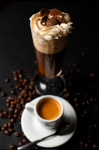 Opinii despre Cafe Mayer în Staré Mesto - Gastronómia a pohostinstvo