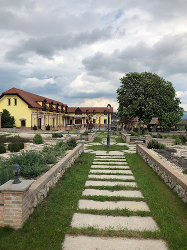 Kaštieľ gróf Zichy - Gastronómia a pohostinstvo