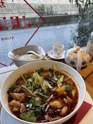 Comentarii opinii despre Jasmin