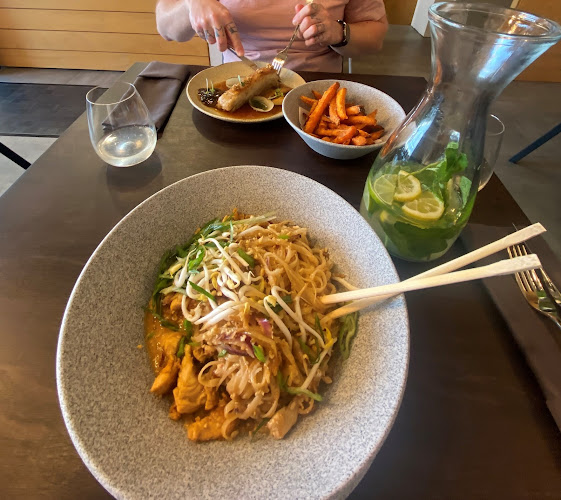 Comentarii opinii despre Sushi YA food atelier