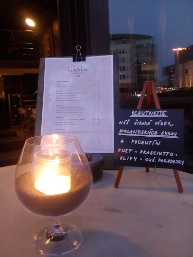 Eleven cafe&lounge bar