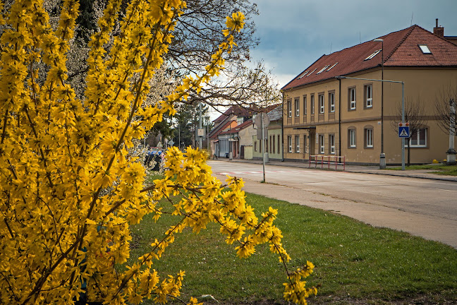 Twinsco café bar & bistro