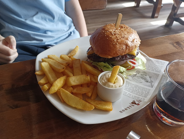 Country Saloon - Senec