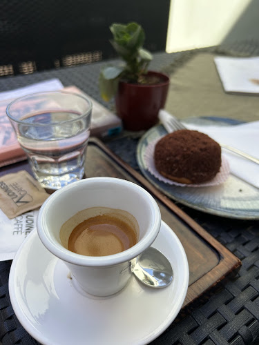 Hlavná 77, vstup aj na Jarková (cafe za siedmimi oknami, 080 01 Prešov