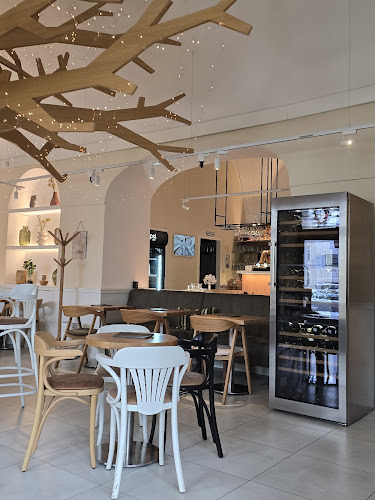 Kaviareň pod stromom - Banská Bystrica