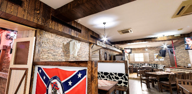 COUNTRY PUB - bowling & grill