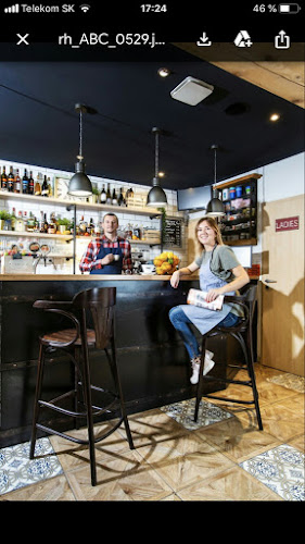 Kaviareň u Regrútov - Brusno