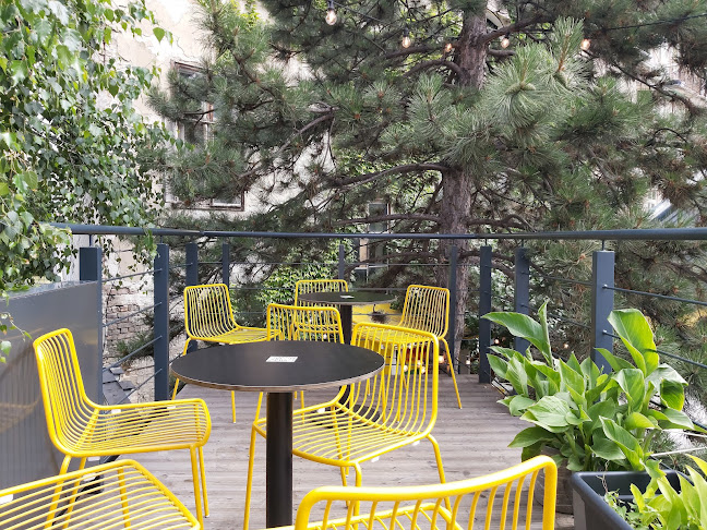 Street Food & Cafe Possonium