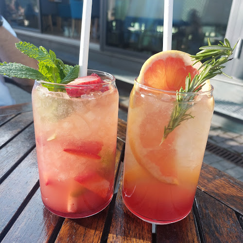 Comentarii opinii despre CUBE CAFÉ