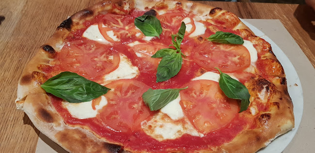 Olive Pizza Restaurant / OC Cassovia - Gastronómia a pohostinstvo