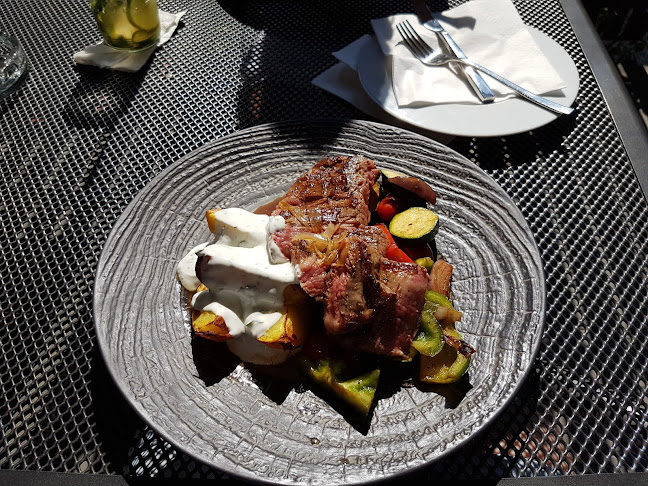 Opinii despre Collegium café bar & restaurant în Holíč - Gastronómia a pohostinstvo