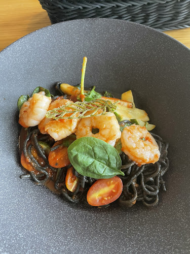 LeTorri - Restaurant & Bar