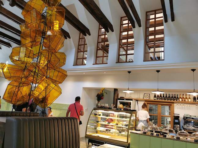 Opinii despre Cukrkandel Patisserie în Banská Štiavnica - Gastronómia a pohostinstvo