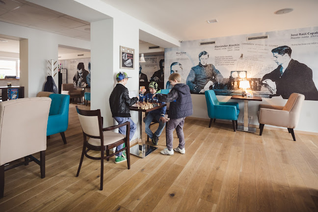 Comentarii opinii despre CHECK # MATE!