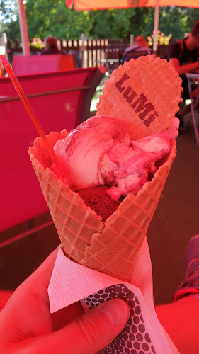 Ovsištské námestie 1, 851 04 Petržalka