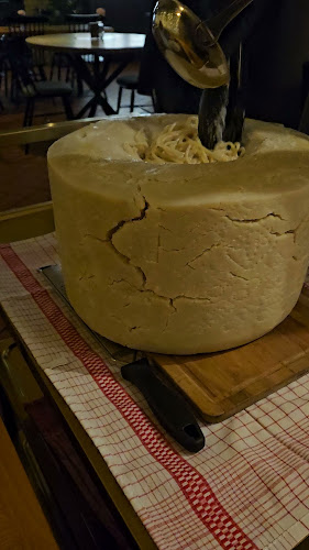 LeTorri - Restaurant & Bar