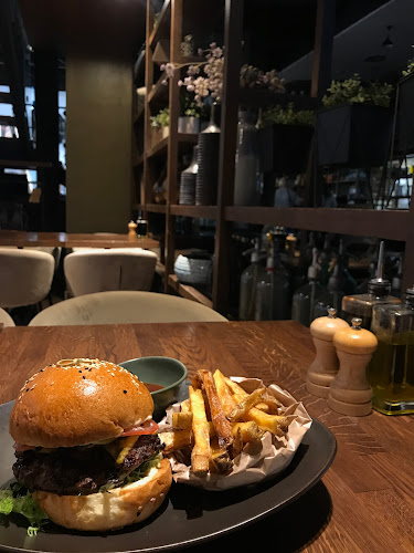 Kubu - Gastronómia a pohostinstvo