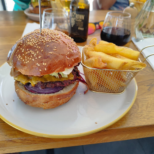 Lokál Bistro - Gastronómia a pohostinstvo