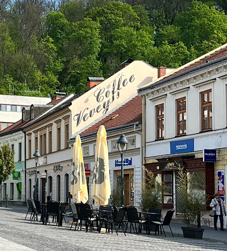 5, Štúrovo námestie 124, 911 01 Trenčín