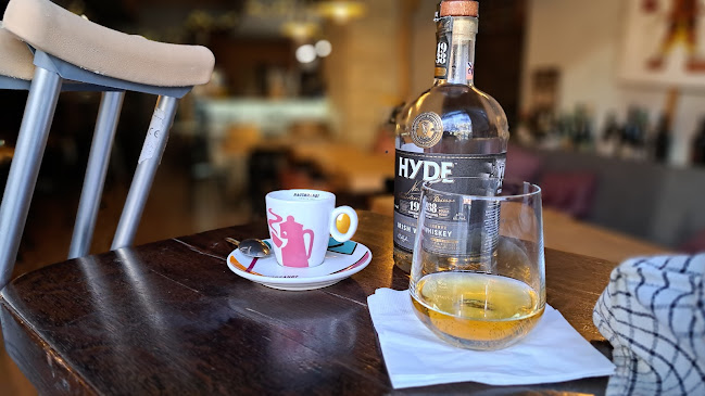 Opinii despre AZIMUT.bar Best bar in town în Bratislava - Gastronómia a pohostinstvo