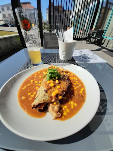 RIVERSIDE Café & Restaurant