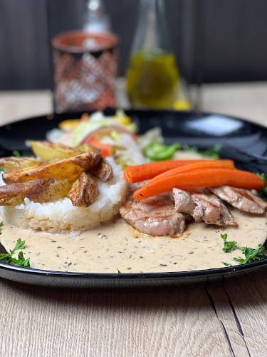 Opinii despre Ferdinand Pub & Restaurant în Handlová - Gastronómia a pohostinstvo