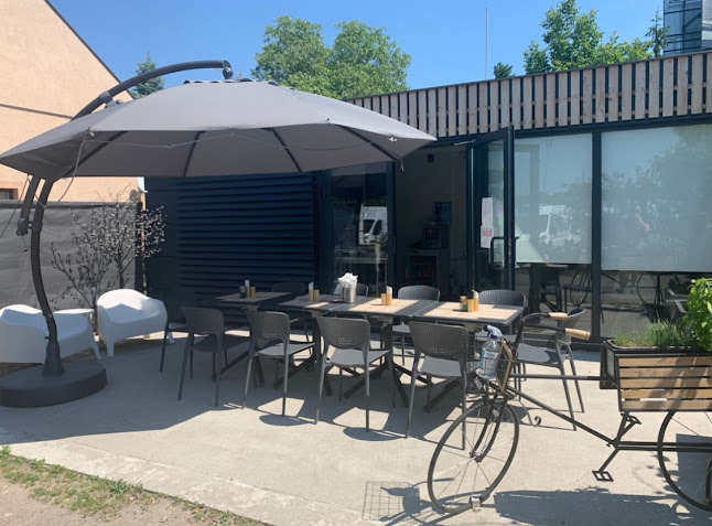 Opinii despre Pizza La Familia în Bratislava - Gastronómia a pohostinstvo