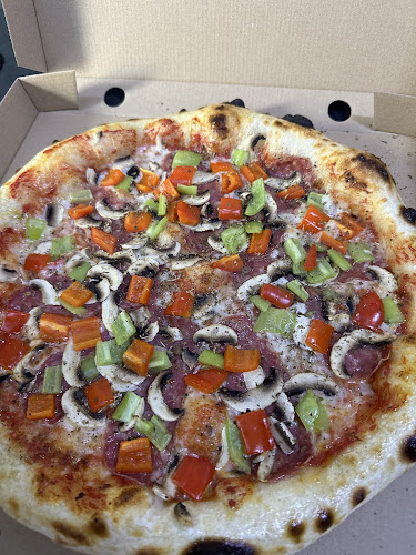 Opinii despre Pizza Kruhač în Rimavská Sobota - Gastronómia a pohostinstvo