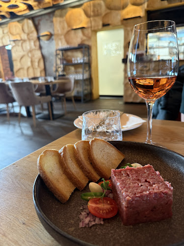 Meet Meat Restaurant & Bar