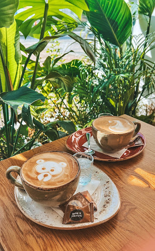 Opinii despre Kaviareň pod stromom în Banská Bystrica - Gastronómia a pohostinstvo