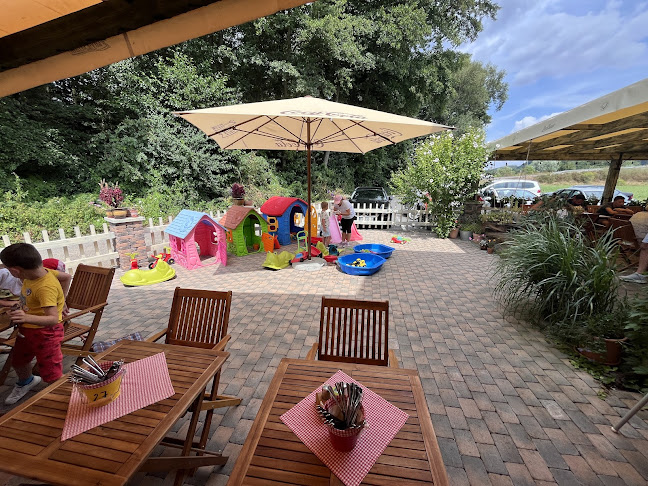 Kúria Bzenica - Gastronómia a pohostinstvo