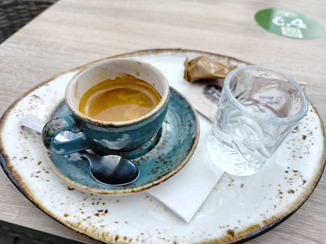 Kaviareň pod stromom - Gastronómia a pohostinstvo