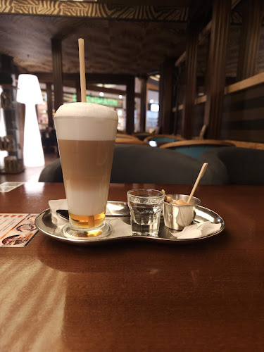 Opinii despre People caffe bar în Košice - mestská časť Západ - Gastronómia a pohostinstvo